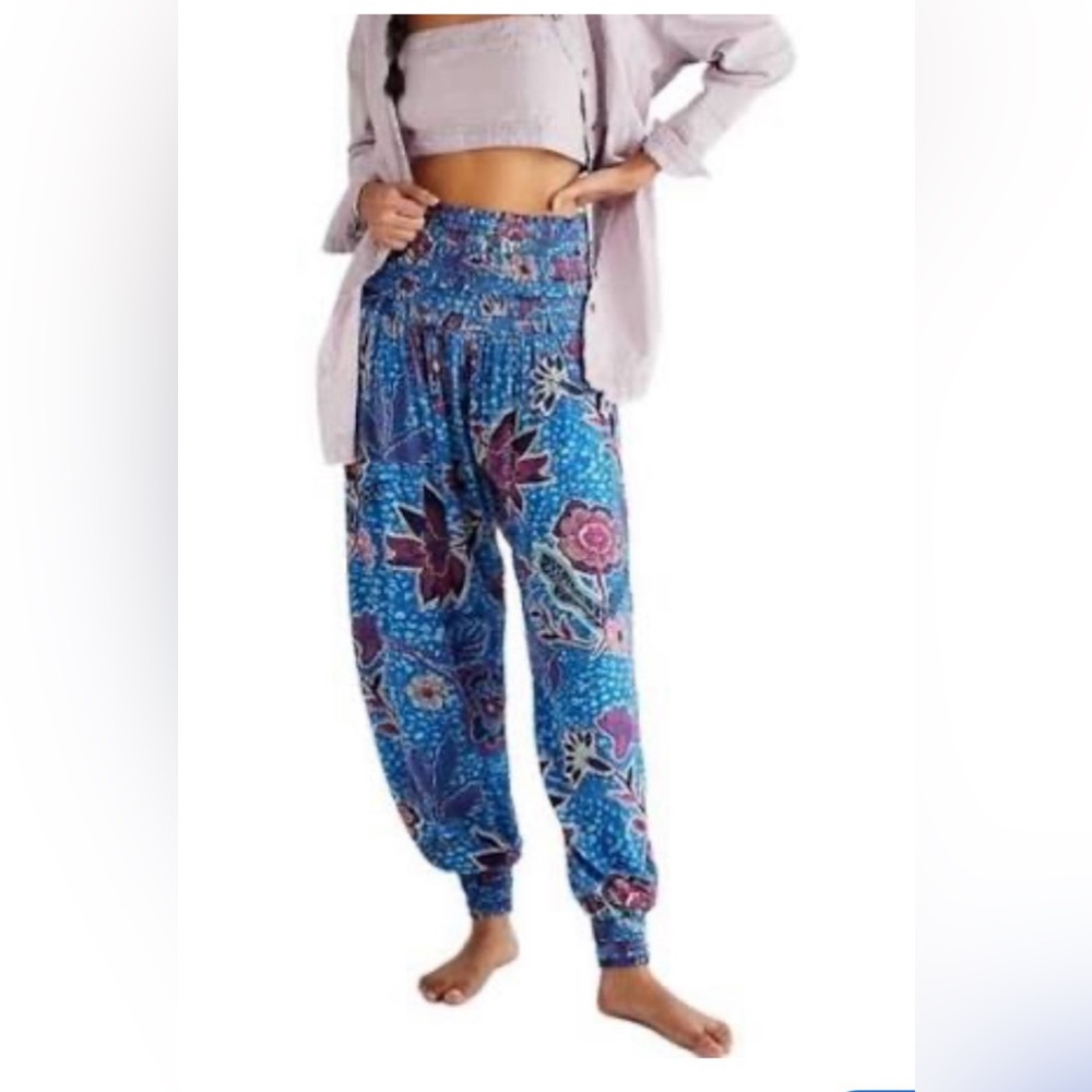 FREE PEOPLE One MarlaPants Smocked Waist Floral Boho, S Great for FESTIVALS